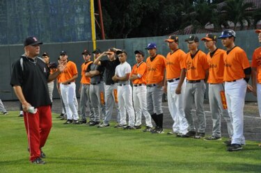 Santeños debutan en casa para defender su invicto
