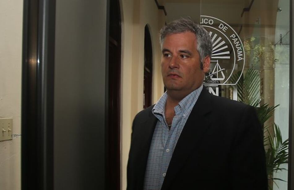 Magistrado Harry Díaz entrevista a exministro Papadimitriu por caso de escuchas telefónicas