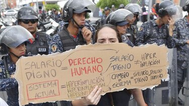 Nueva oposición venezolana baja el ritmo a protestas