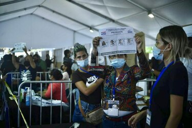 Comienza el escrutinio de votos en las elecciones del CEN del PRD; participación fue del 99%