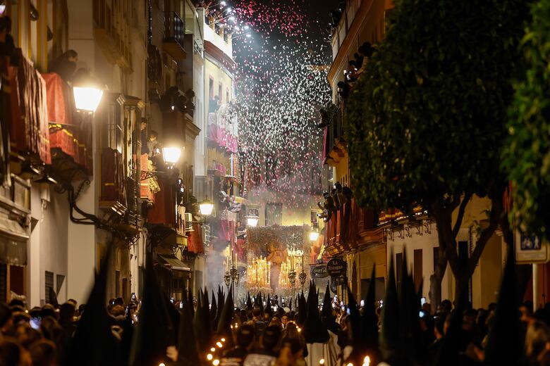 La Madrugá de Sevilla: una tradición de Jueves Santo que perdura con el paso del tiempo