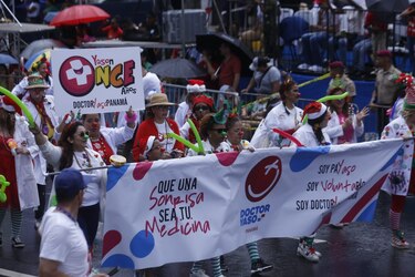 Desfile de Navidad ‘Ciudad de las Estrellas’ llena de color la calle 50