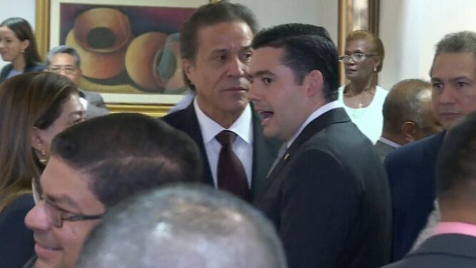 Carrizo presenta el paquete de reformas a la 'Constitución'; estas son las principales propuestas