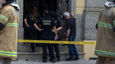 Al menos 12 muertos en un intento de asalto a dos bancos en Brasil