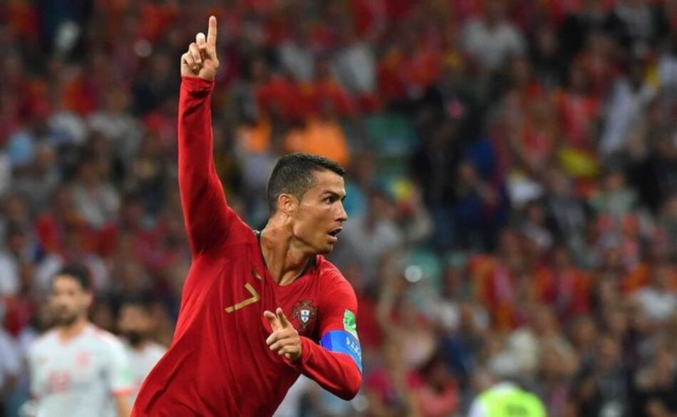 Noche mágica de Cristiano en el empate 3-3 contra España