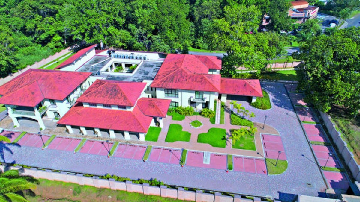 La nueva Embajada del Vaticano está en la entrada del residencial Embassy Club. El Gobierno, además de proporcionarle un terreno de más del doble del tamaño de l