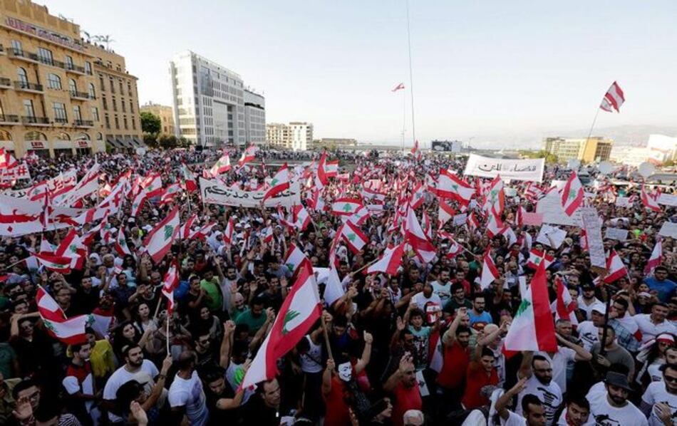 Miles de libaneses dan ultimátum de 72 horas al Gobierno