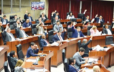 Se impone proyecto del Ejecutivo para reformas a la ‘Constitución’