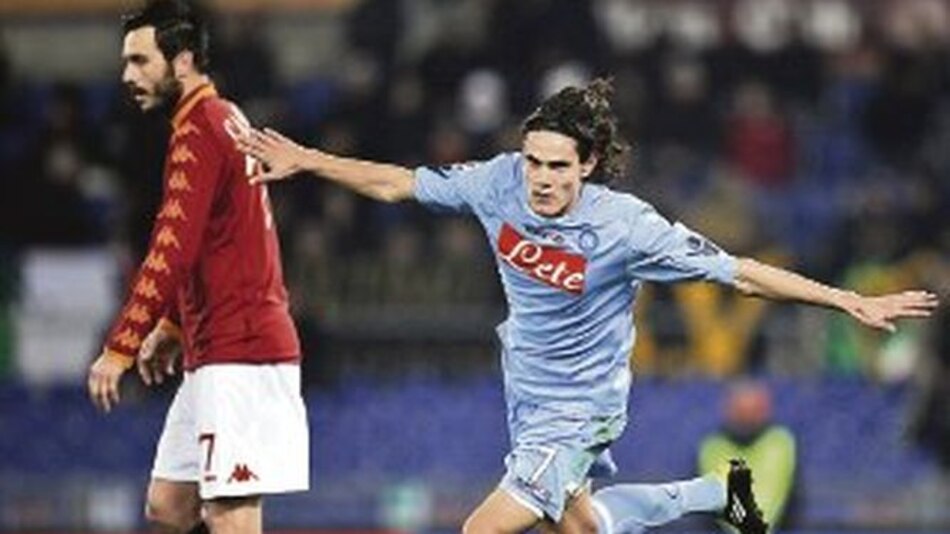 Cavani volvió a ser la figura para el Napoli