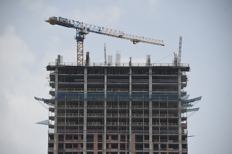 Inversiones en el sector de la construcción inician el año con caída de 19.8%