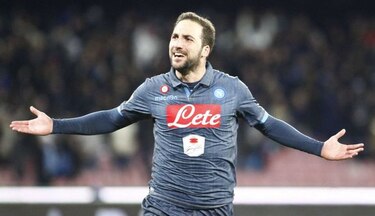 El argentino Gonzalo Higuaín deja el Napoli y ficha con Juventus