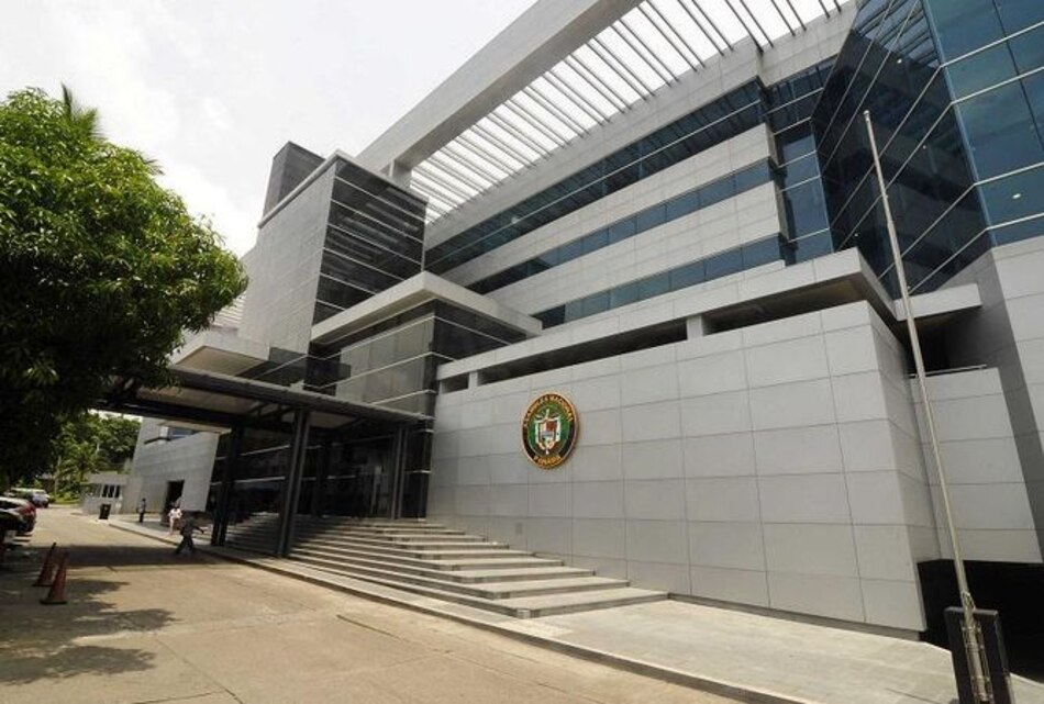 Piden a Yanibel Ábrego información sobre donaciones de diputados