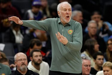 Popovich deja de forma indefinida el cargo de técnico de los Spurs
