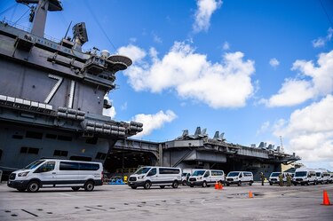 Marinero del portaviones USS Theodore Roosevelt muere de coronavirus