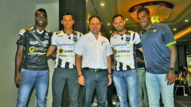 Capital Bank celebra Asamblea 2015