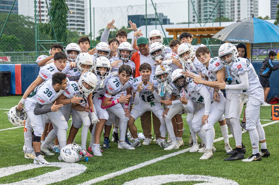 Eagles, Kolts, Raiders y Dragons triunfan en semifinales de la Kiwanis Football League