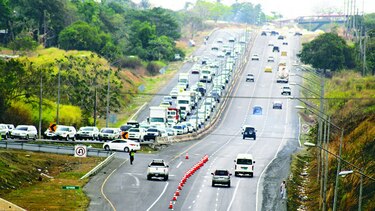 Inversión de vías en Arraiján por feriado