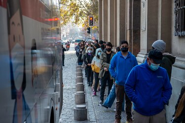 Chile aprueba la vacuna contra la Covid-19 de Pfizer para menores entre 12 y 16 años