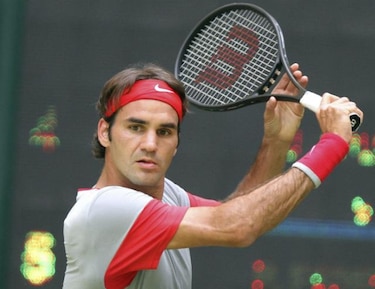 Federer y Falla avanzan a semifinales de Halle