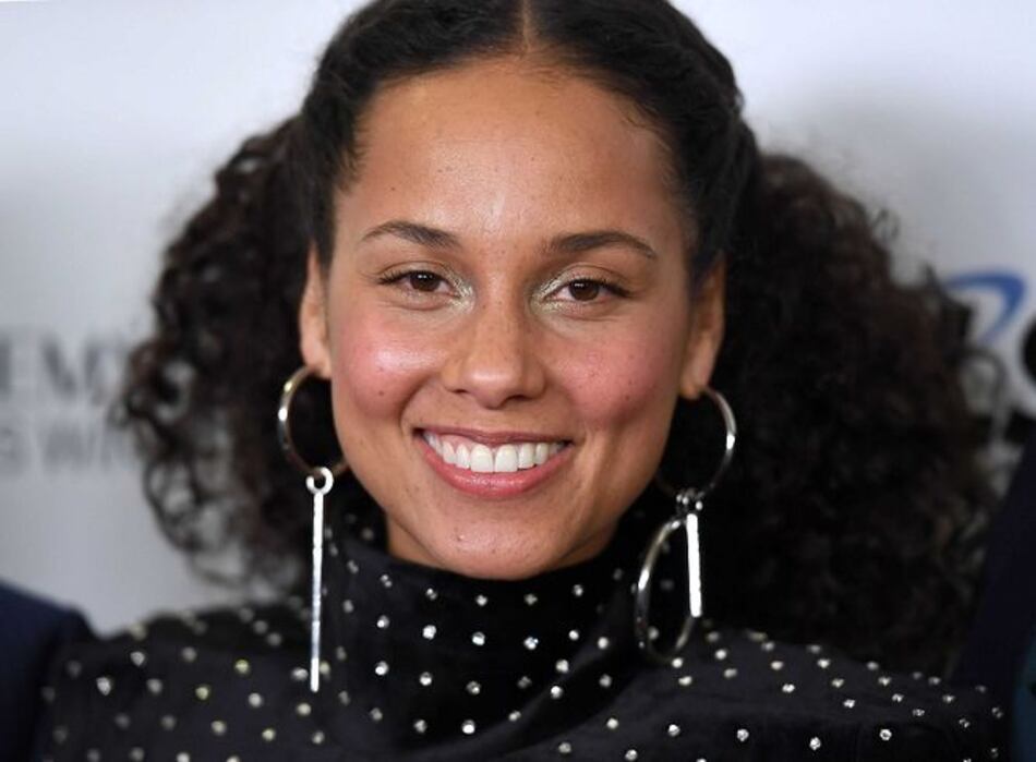 Alicia Keys celebra cumpleaños previo a los Grammy