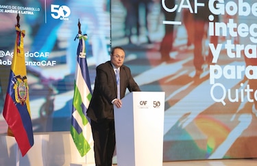Dimite presidente de la CAF tras acusaciones