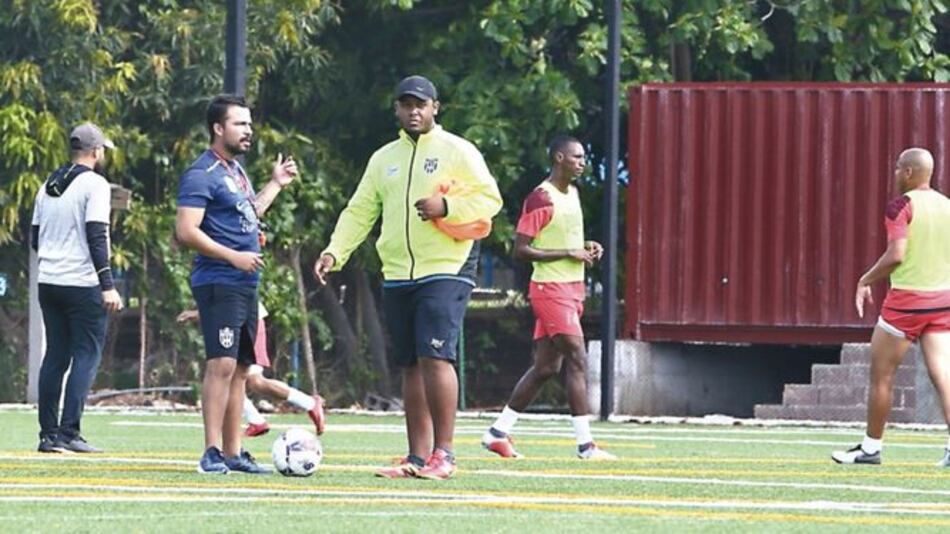 El CAI hace su estreno como campeón en David