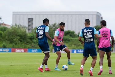 Panamá se impuso en El Salvador y ahora se alista para recibir a Surinam en el Rommel Fernández