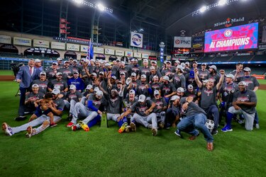 Los Rangers se inscriben en la Serie Mundial y borran a los campeones