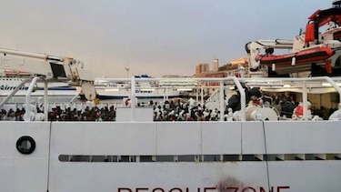 Países europeos acuerdan repartirse los 131 migrantes del barco 'Gregoretti'