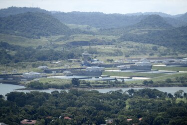 El Canal de Panamá reducirá nuevamente el número de tránsitos diarios a 31