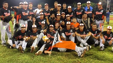 Serie final empatada entre Los Santos y Herrera