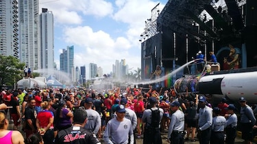 Domingo de Carnaval en la cinta costera