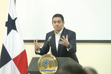 José Gabriel Carrizo propone modificar la ‘Constitución’; hay reacciones 