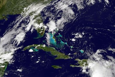 Tormenta tropical Erika deja fuertes lluvias y vientos a su paso por Haití