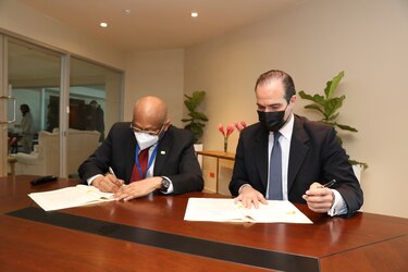 Panamá firma préstamo por $60 millones con el BID