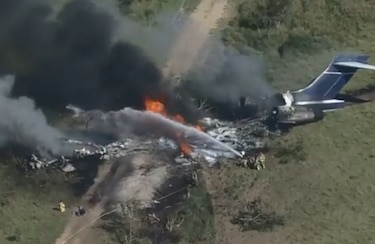 Accidente de avión en Texas: las 21 personas a bordo sobreviven