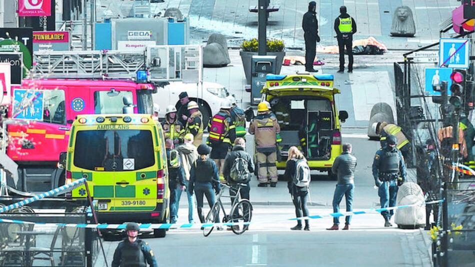 Cuatro muertos por atentado con camión