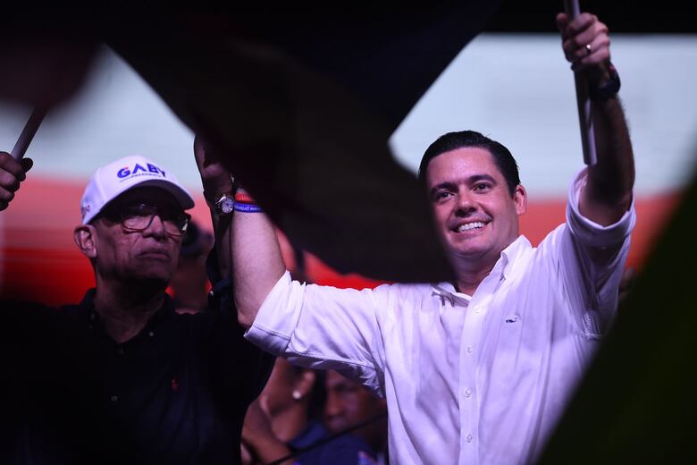 El balance de los cierres de campaña: discursos, música, hoteles y plazas públicas