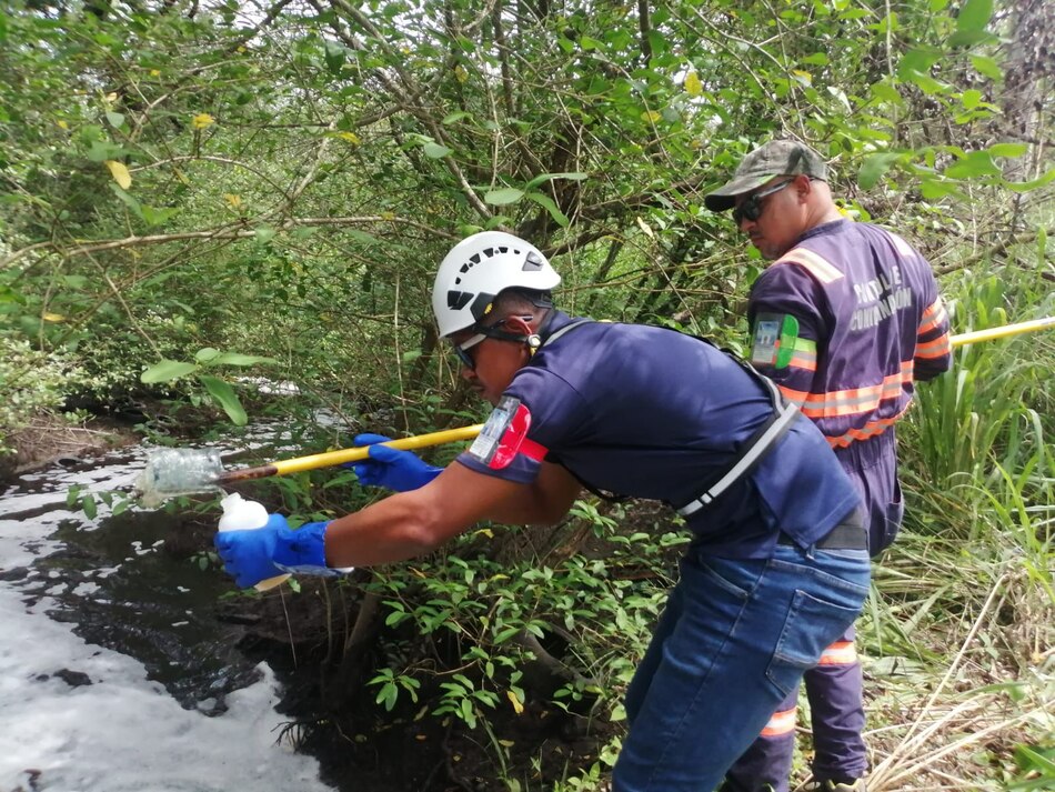 Realizan inspección en el río Juan Díaz tras denuncia de una posible contaminación