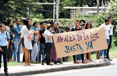 ‘Aumento de tarifa eléctrica es un castigo para el pueblo’