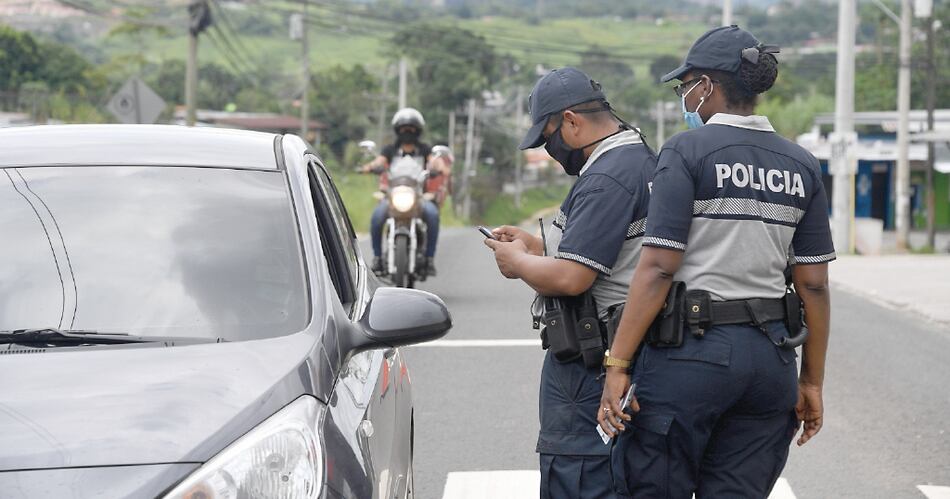 Corte no admite uno de los amparos presentados contra el toque de queda
