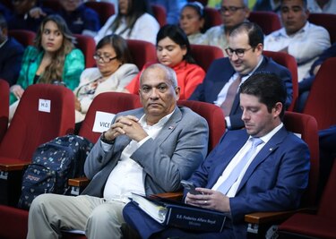 Comisión de Comercio declara receso en debate sobre contrato minero; la sesión se reanuda este martes
