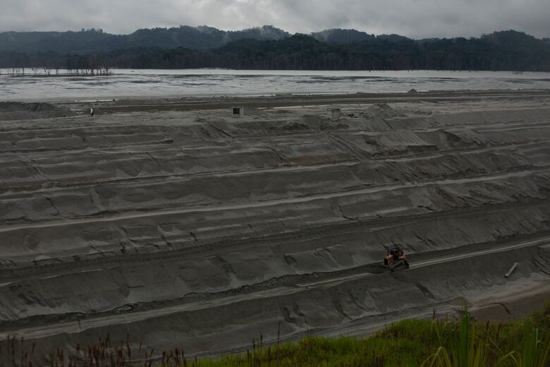 ¿Qué sucede dentro de la mina de Donoso?