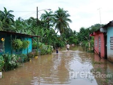 Desbordamientos dejan a 100 personas afectadas en Soná de Veraguas