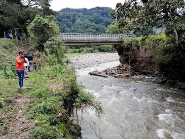 Ordenan el cierre del puente sobre el río Chiriquí Viejo