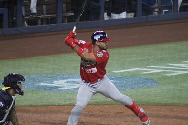 Iván Herrera la sacó del parque y los Federales debutaron con victoria