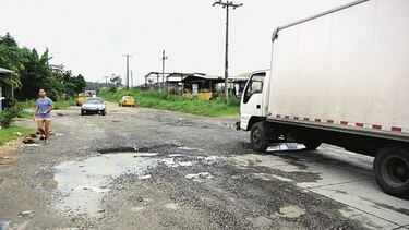MOP recibe cinco propuestas para reparar calles