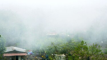 Suspenden clases por humo tóxico