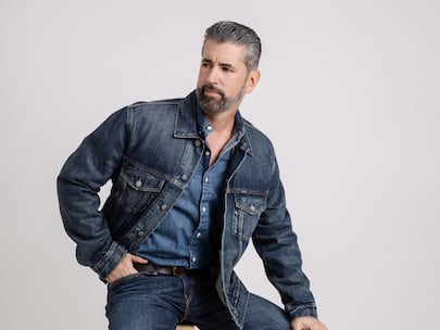 El cantante #GuapoDeEllas Ricardo Velásquez celebra sus 50 años y asegura que ‘la historia apenas comienza’