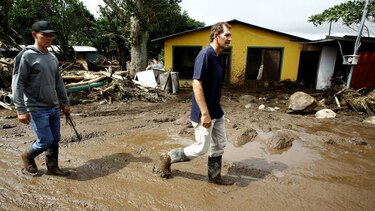 Costa Rica recupera caminos y servicios básicos tras devastador huracán Otto